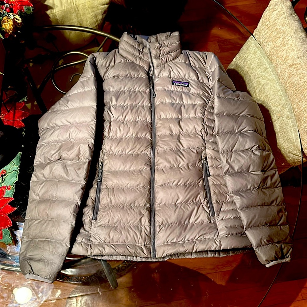 Patagonia grey down  jacket small nice coat